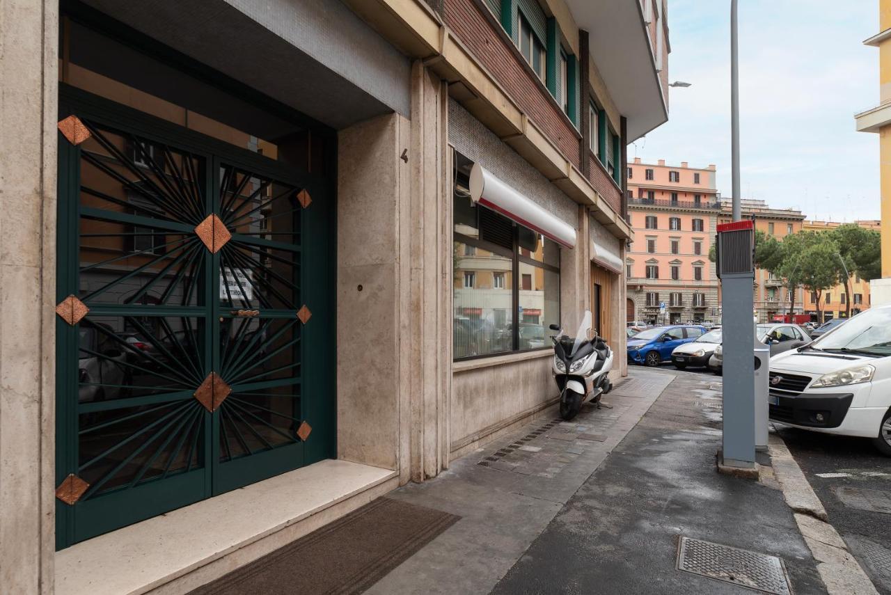 Piazza Re Di Roma Comfy Apartment Exterior photo